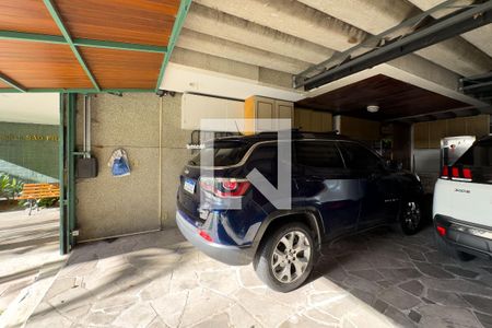 Apartamento à venda com 244m², 4 quartos e 2 vagas Apartamento à venda com 244m², 4 quartos e 2 vagasGaragem