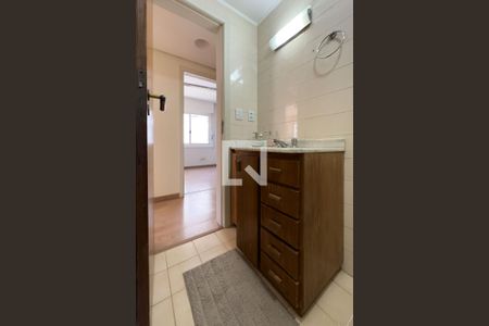 Apartamento à venda com 244m², 4 quartos e 2 vagas Apartamento à venda com 244m², 4 quartos e 2 vagasBanheiro Social