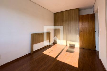 Apartamento à venda com 244m², 4 quartos e 2 vagas Apartamento à venda com 244m², 4 quartos e 2 vagasQuarto 3 - Suíte