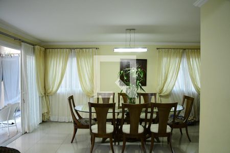 Sala de casa de condomínio para alugar com 4 quartos, 270m² em Jardim Nova Coimbra, Cotia