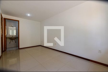 Quarto de casa de condomínio à venda com 3 quartos, 116m² em Itaipu, Niterói