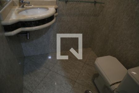 Apartamento à venda com 131m², 3 quartos e 2 vagasBanheiro da Suíte 2