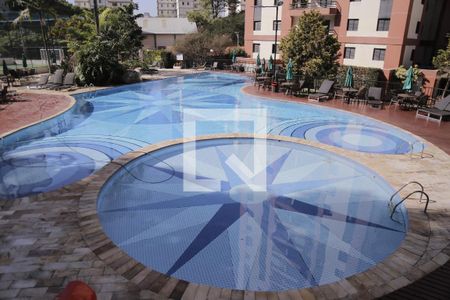 Apartamento à venda com 131m², 3 quartos e 2 vagasPiscina