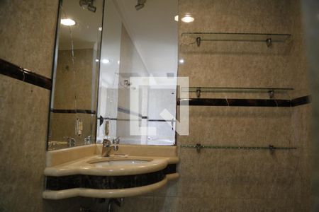 Apartamento à venda com 131m², 3 quartos e 2 vagasBanheiro da Suíte 2