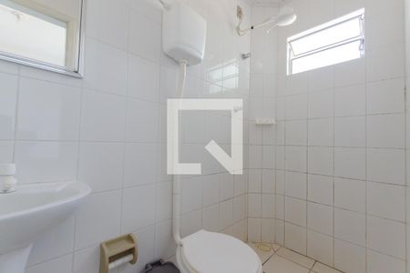 Banheiro de kitnet/studio para alugar com 1 quarto, 29m² em Trindade, Florianópolis