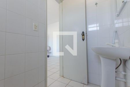 Banheiro de kitnet/studio para alugar com 1 quarto, 29m² em Trindade, Florianópolis