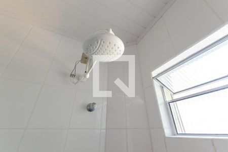 Banheiro de kitnet/studio para alugar com 1 quarto, 29m² em Trindade, Florianópolis