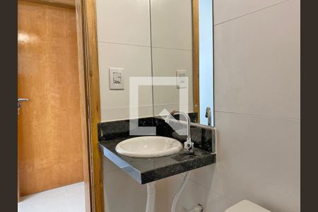 Casa de condomínio para alugar com 47m², 2 quartos e sem vaga Casa de condomínio para alugar com 47m², 2 quartos e sem vagaBanheiro