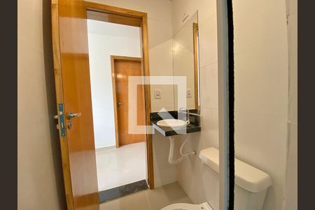 Casa de condomínio para alugar com 47m², 2 quartos e sem vaga Casa de condomínio para alugar com 47m², 2 quartos e sem vagaBanheiro