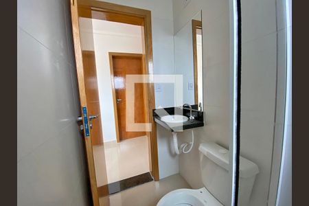 Casa de condomínio para alugar com 47m², 2 quartos e sem vaga Casa de condomínio para alugar com 47m², 2 quartos e sem vagaBanheiro