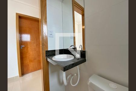 Casa de condomínio para alugar com 47m², 2 quartos e sem vaga Casa de condomínio para alugar com 47m², 2 quartos e sem vagaBanheiro