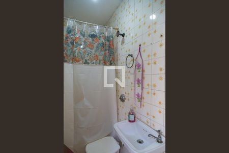 Casa à venda com 157m², 2 quartos e 2 vagasBanheiro de Serviço