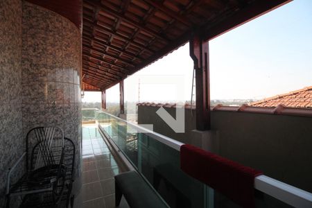 Casa à venda com 520m², 3 quartos e 6 vagasQuarto 1 - varanda