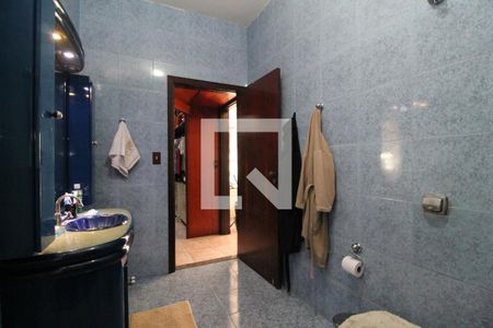 Casa à venda com 520m², 3 quartos e 6 vagasBanheiro da Suíte