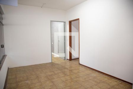 Casa para alugar com 5 quartos, 220m² em Vila Yara, Osasco