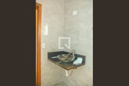 Casa à venda com 243m², 3 quartos e 8 vagas Casa à venda com 243m², 3 quartos e 8 vagasBanheiro da Suíte 2