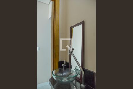 Casa à venda com 243m², 3 quartos e 8 vagas Casa à venda com 243m², 3 quartos e 8 vagasLavabo