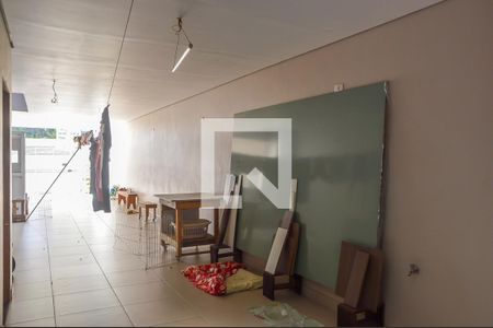 Casa à venda com 243m², 3 quartos e 8 vagas Casa à venda com 243m², 3 quartos e 8 vagasGaragem