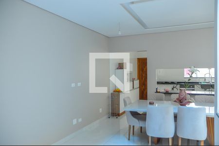 Casa à venda com 243m², 3 quartos e 8 vagas Casa à venda com 243m², 3 quartos e 8 vagasCopa