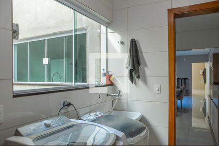 Casa à venda com 243m², 3 quartos e 8 vagas Casa à venda com 243m², 3 quartos e 8 vagasÁrea de Serviço