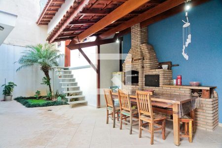 Casa à venda com 153m², 3 quartos e 3 vagasÁrea externa