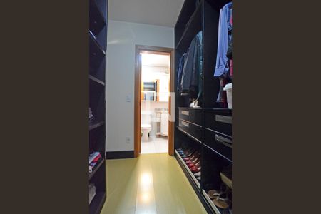 Apartamento à venda com 105m², 3 quartos e 2 vagasCloset