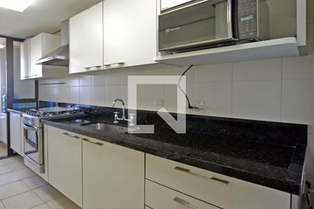 Apartamento à venda com 105m², 3 quartos e 2 vagasCozinha