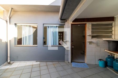 Casa para alugar com 70m², 2 quartos e 1 vaga Casa para alugar com 70m², 2 quartos e 1 vagaQuintal