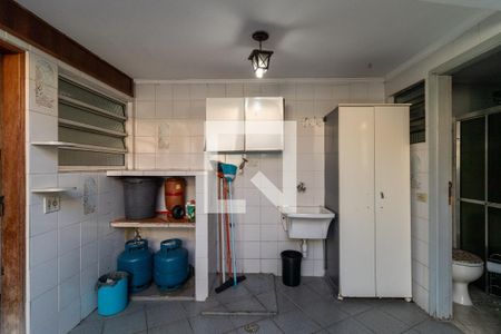 Casa para alugar com 70m², 2 quartos e 1 vaga Casa para alugar com 70m², 2 quartos e 1 vagaÁrea de Serviço