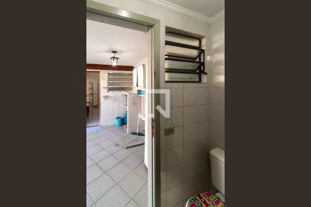 Casa para alugar com 70m², 2 quartos e 1 vaga Casa para alugar com 70m², 2 quartos e 1 vagaBanheiro de serviço