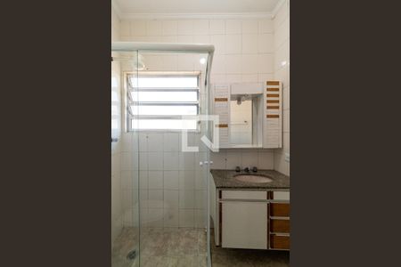 Banheiro de casa para alugar com 2 quartos, 70m² em Vila Romana, São Paulo