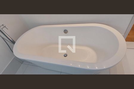 Apartamento à venda com 298m², 4 quartos e 5 vagasBanheiro da Suíte 2