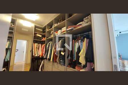 Apartamento à venda com 298m², 4 quartos e 5 vagasCloset da Suíte 2