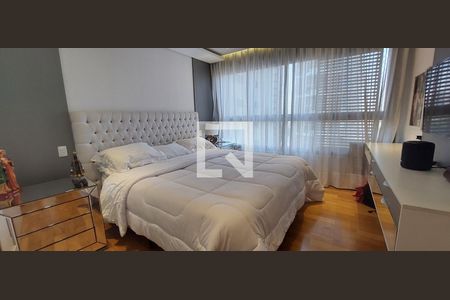 Apartamento à venda com 298m², 4 quartos e 5 vagasSuíte 2