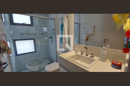Apartamento à venda com 298m², 4 quartos e 5 vagasBanheiro da Suíte 1