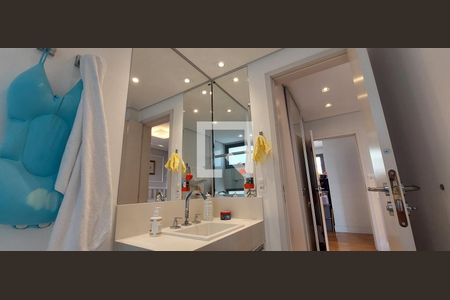 Apartamento à venda com 298m², 4 quartos e 5 vagasBanheiro da Suíte 1