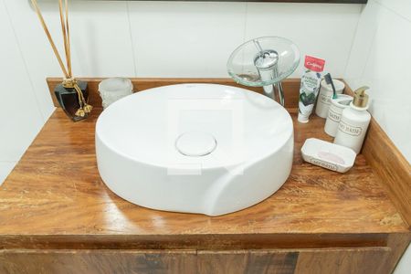 Casa à venda com 250m², 5 quartos e 2 vagasBanheiro