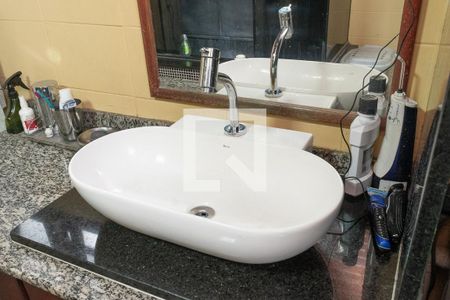 Casa à venda com 250m², 5 quartos e 2 vagasBanheiro