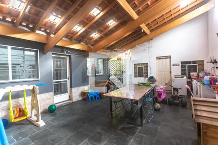 Casa à venda com 239m², 3 quartos e 3 vagasÁrea de Serviço