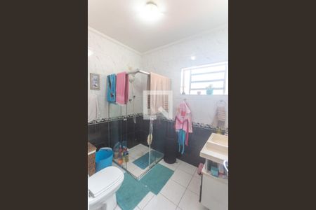 Casa à venda com 239m², 3 quartos e 3 vagasBanheiro social 