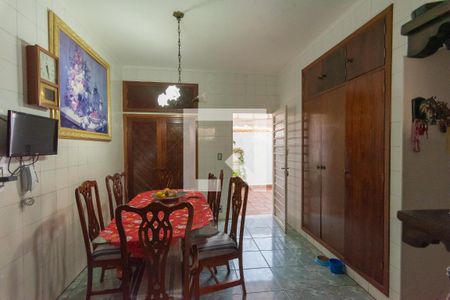 Casa à venda com 800m², 3 quartos e 12 vagas Casa à venda com 800m², 3 quartos e 12 vagasSala de Jantar