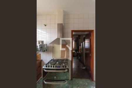 Casa à venda com 800m², 3 quartos e 12 vagas Casa à venda com 800m², 3 quartos e 12 vagasCozinha