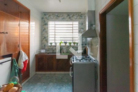 Casa à venda com 800m², 3 quartos e 12 vagas Casa à venda com 800m², 3 quartos e 12 vagasCozinha