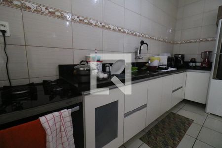 Casa à venda com 550m², 10 quartos e sem vaga Casa à venda com 550m², 10 quartos e sem vagaCozinha