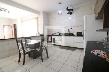 Casa à venda com 550m², 10 quartos e sem vaga Casa à venda com 550m², 10 quartos e sem vagaCozinha