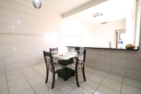 Casa à venda com 550m², 10 quartos e sem vaga Casa à venda com 550m², 10 quartos e sem vagaCozinha