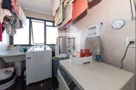 Apartamento à venda com 147m², 4 quartos e 2 vagas Apartamento à venda com 147m², 4 quartos e 2 vagasÁrea de Serviço