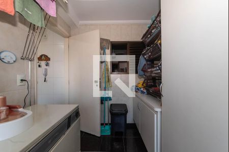 Apartamento à venda com 147m², 4 quartos e 2 vagas Apartamento à venda com 147m², 4 quartos e 2 vagasÁrea de Serviço