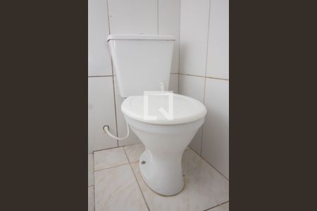 Banheiro de casa para alugar com 1 quarto, 25m² em Vila Boacava, São Paulo
