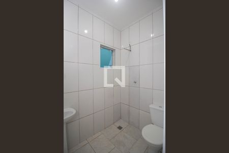 Banheiro de casa para alugar com 1 quarto, 25m² em Vila Boacava, São Paulo
